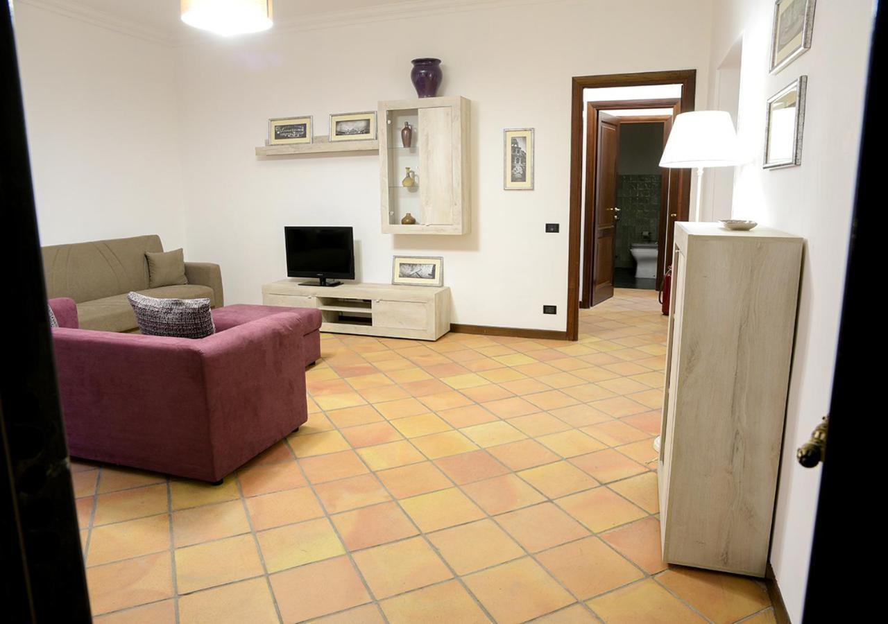 רומא Colosseum Comfortable Apartment מראה חיצוני תמונה