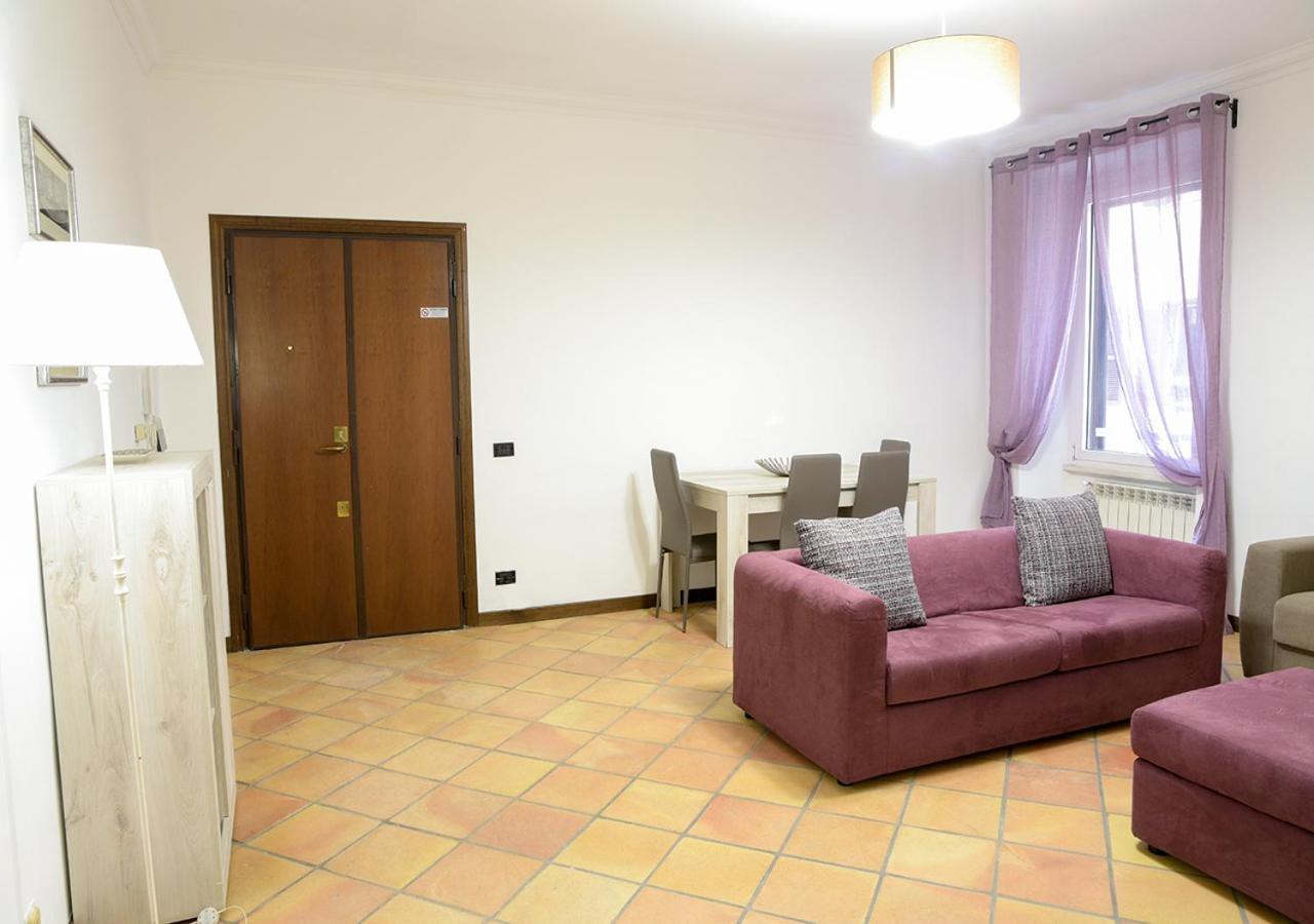 רומא Colosseum Comfortable Apartment מראה חיצוני תמונה