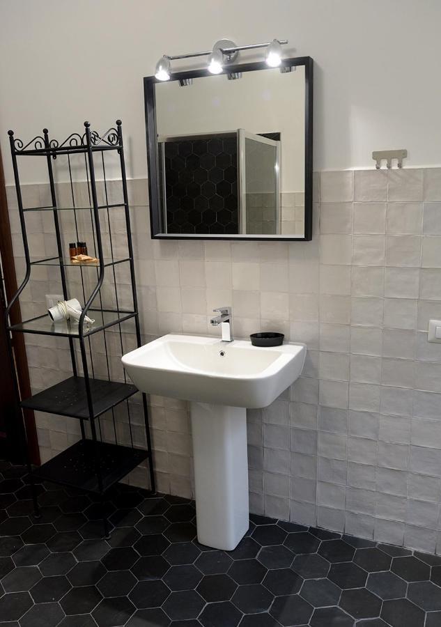 רומא Colosseum Comfortable Apartment מראה חיצוני תמונה