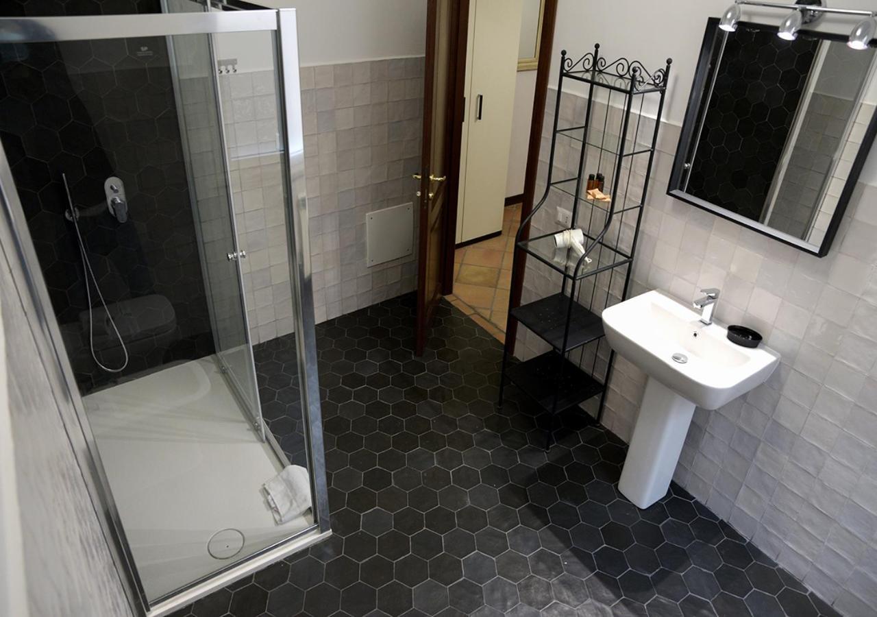 רומא Colosseum Comfortable Apartment מראה חיצוני תמונה
